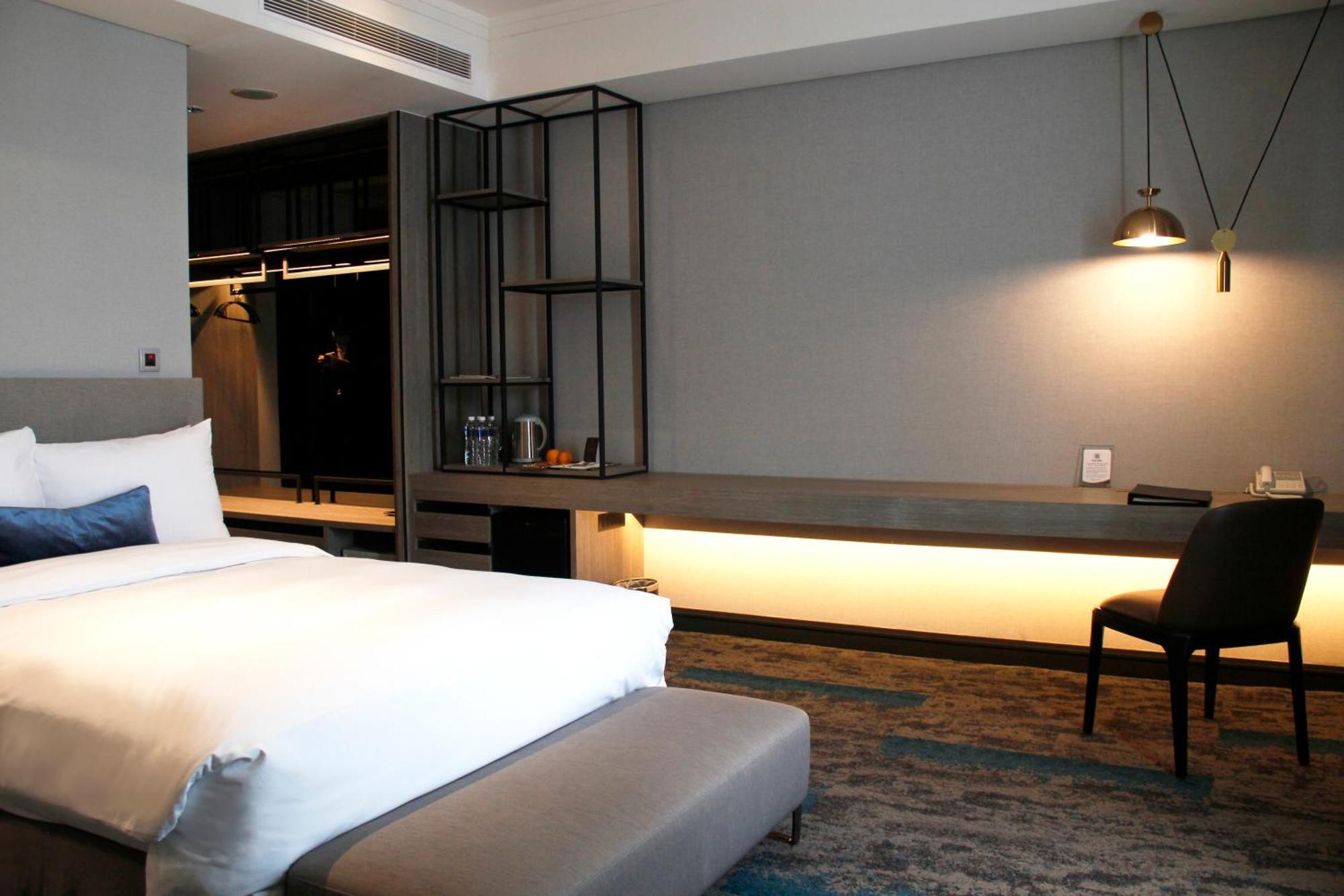 Queena Plaza Hotel Tainan Esterno foto